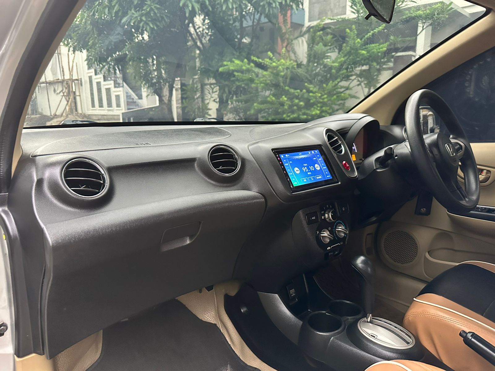 Honda Mobilio E CVT Matic 2015