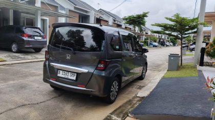 HONDA FREED PSD AT 2014 — Tipe Tertinggi! Captain Seat | Pintu Elektrik | KM Record | DP Ringan 2