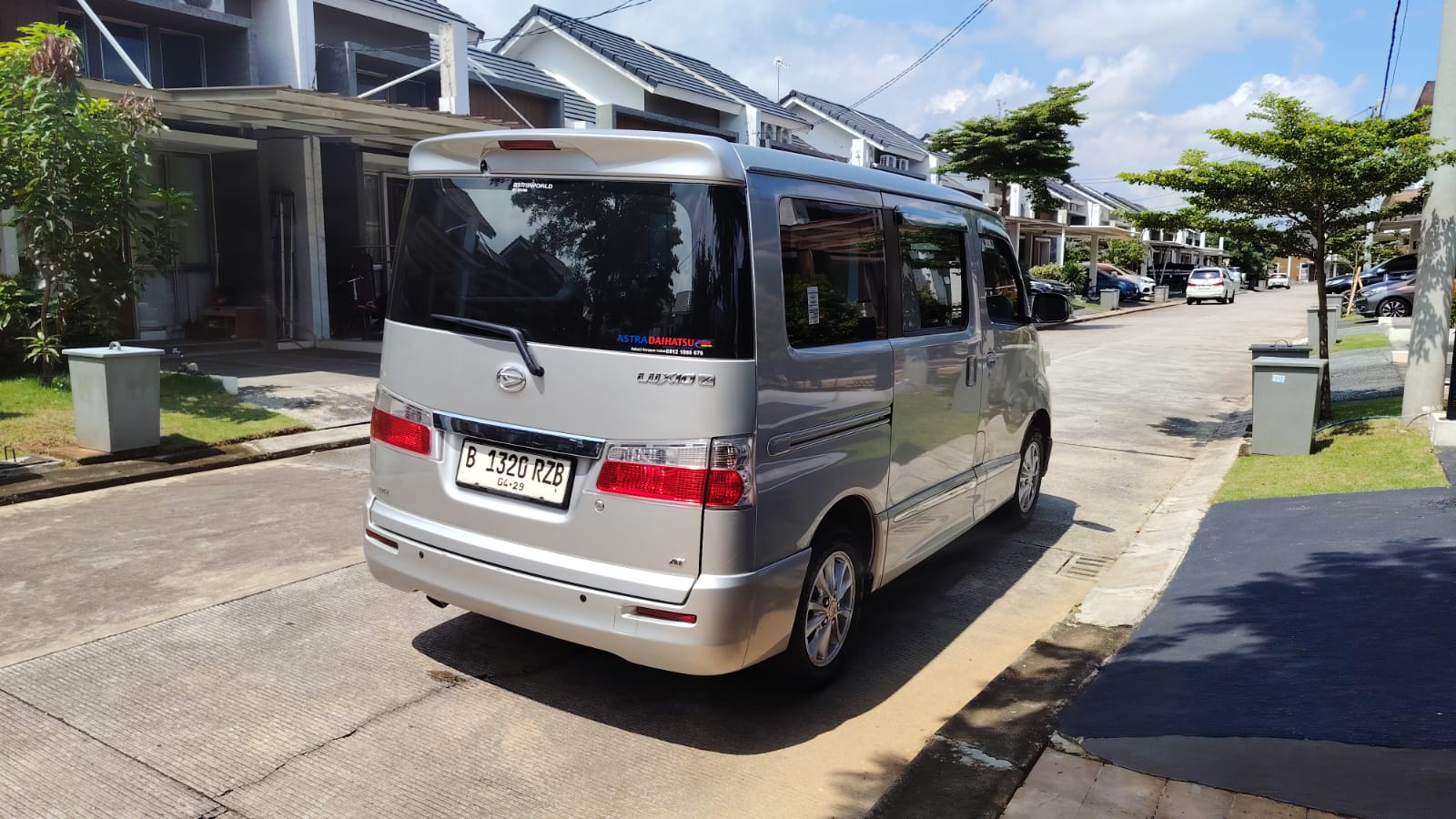 DAIHATSU LUXIO X MATIC 2024 — KM 33RB | LIKE NEW | UNIT LANGKA | SIAP PAKAI