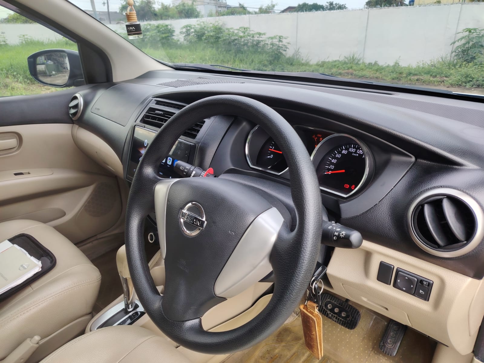 Nissan Grand Livina XV AT 2015 — KM Low | Fullset | Siap Jalan Jauh