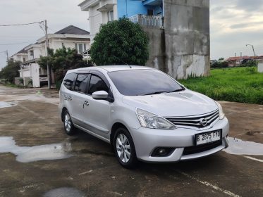 Nissan Grand Livina XV AT 2015 — KM Low | Fullset | Siap Jalan Jauh 12