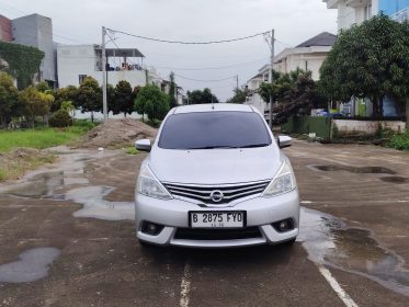 Nissan Grand Livina XV AT 2015 — KM Low | Fullset | Siap Jalan Jauh 8