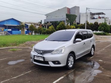 Nissan Grand Livina XV AT 2015 — KM Low | Fullset | Siap Jalan Jauh