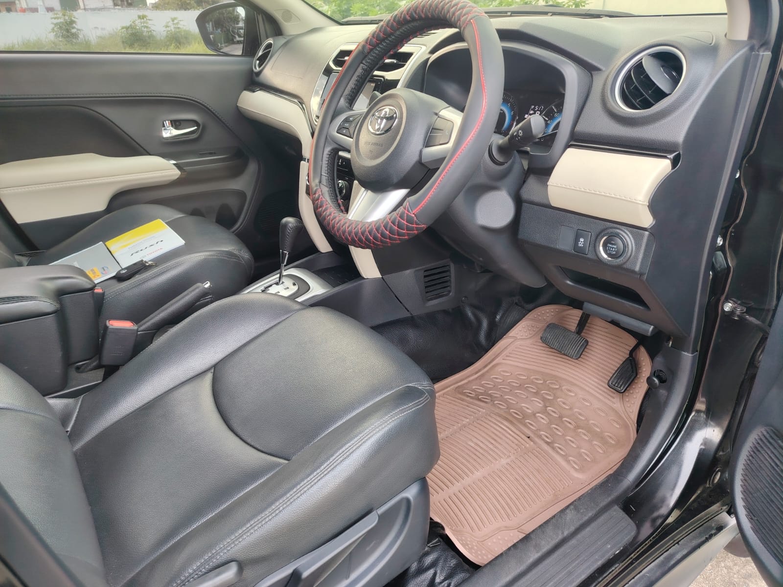 Rush TRD Matic harga bersaing - cocok buat yang cari mobil keluarga gagah & irit. KM rendah, full original, tinggal pakai!