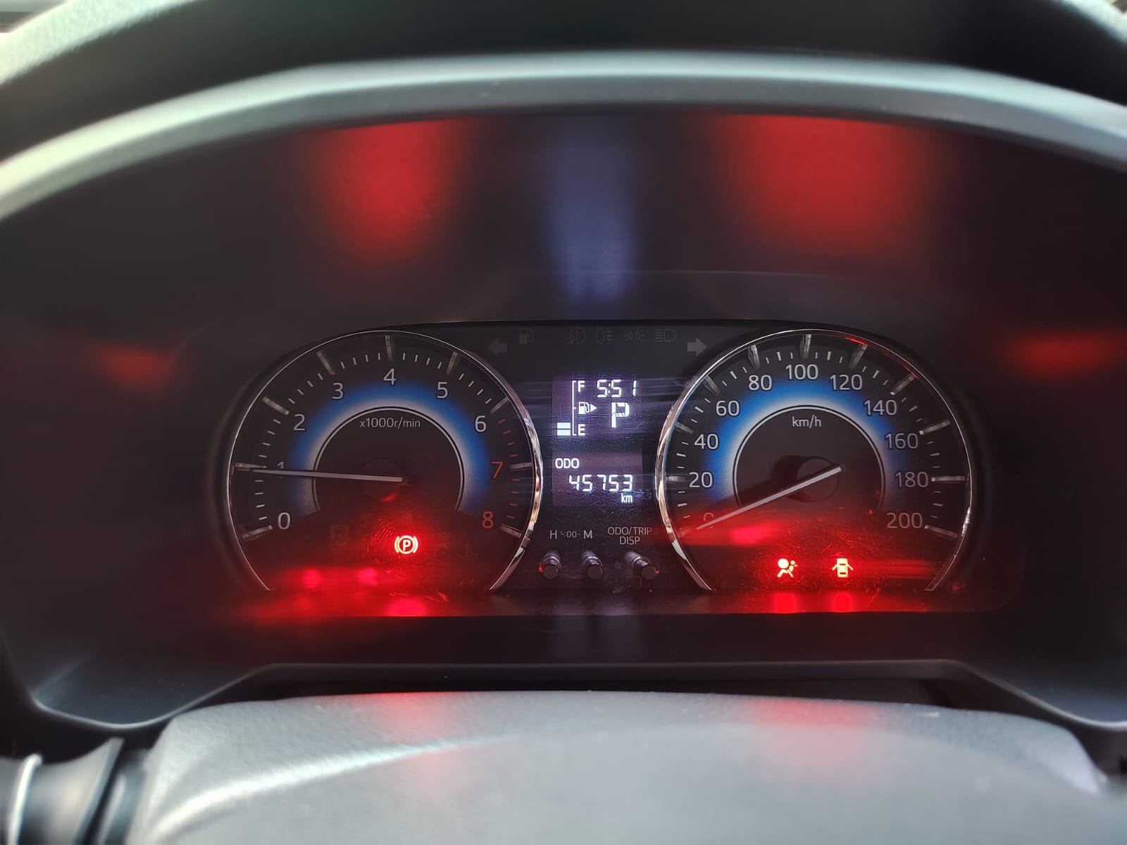 Rush TRD Matic harga bersaing - cocok buat yang cari mobil keluarga gagah & irit. KM rendah, full original, tinggal pakai!