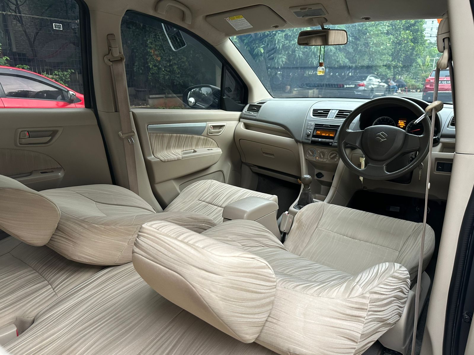 SUZUKI Ertiga GL MT 2018